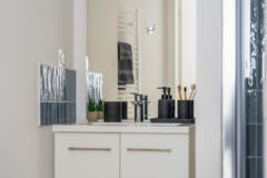 Vasque et accessoires au design soigné