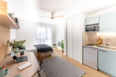 Bureau, kitchenette et coin nuit lumineux
