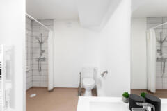Douche de plain-pied adaptée PMR