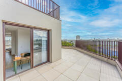 Terrasse panoramique ouverte sur le studio