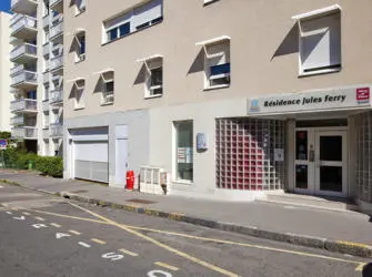 Les Estudines Jules Ferry à Saint-Etienne - Entrée de la résidence