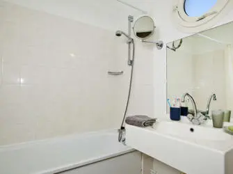 Les Estudines Jules Ferry à Saint-Etienne - Salle de bain