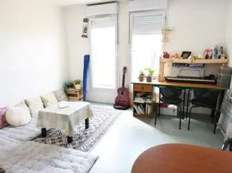 Facotel en Saint-Etienne - f2 avec balcon