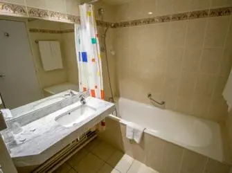 KOSY Appart'Hôtels - Résidence Cœur de Ville in Nancy - Salle de bain