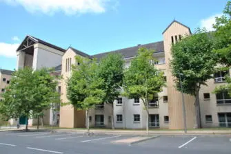 Résidence Jean-Baptiste de La Salle à Cergy - La Résidence depuis le Boulevard du Port (1/2)