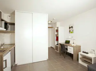 Les Estudines Port Marianne à Montpellier - Studio