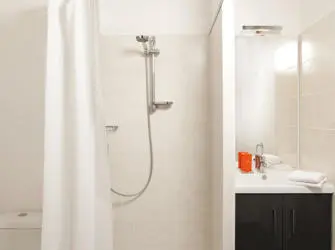 Les Estudines Port Marianne à Montpellier - Salle de bain