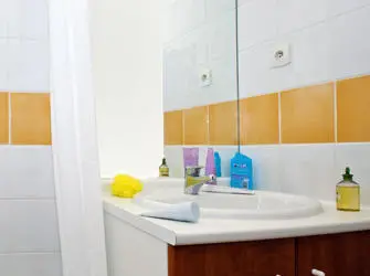 Les Estudines La Coupole du Port à Montpellier - Salle de bain