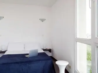 Les Estudines La Coupole du Port à Montpellier - T2 - Chambre