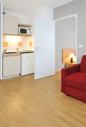 Les Estudines Paris Nanterre in Nanterre - T2 salon et cuisine
