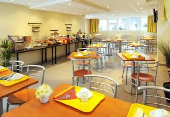 Les Estudines Paris Nanterre in Nanterre - Salle de petits déjeuners