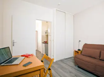 Les Estudines Charles de Gaulle à Pantin - Coin bureau