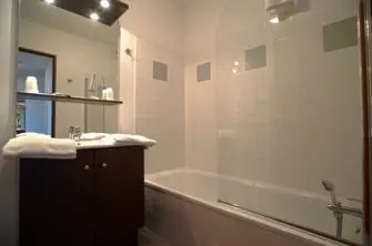 KOSY Appart'Hôtels - Résidence Campus Del Sol Esplanade à Montfavet - Salle de bain