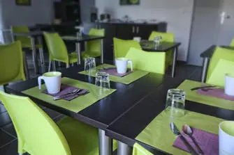KOSY Appart'Hôtels - Résidence Campus Del Sol Esplanade à Montfavet - Salle Petis déjeuners