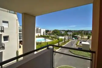 KOSY Appart'Hôtels - Résidence Campus Del Sol Esplanade à Montfavet - Balcon