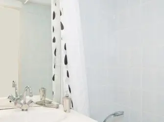 Les Estudines Champollion à Dijon - Salle de bain