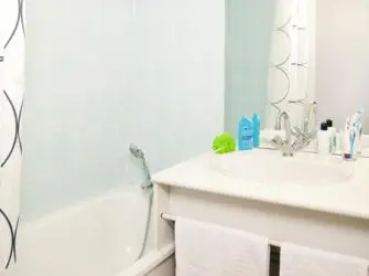 Les Estudines Champollion à Dijon - Salle de bain