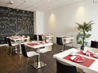 Les Estudines Nanterre à Nanterre - Bar