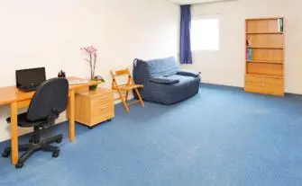 Les Estudines Saint-Christophe à Cergy - Appartement - Pièce à vivre