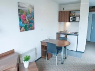 Studéa Porte des Alpes 2 à Bron - coin cuisine
