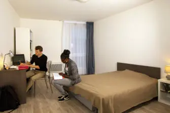Les Estudines Arago 2 à Montreuil - Appartement