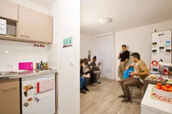 Les Estudines Arago 2 à Montreuil - Appartement