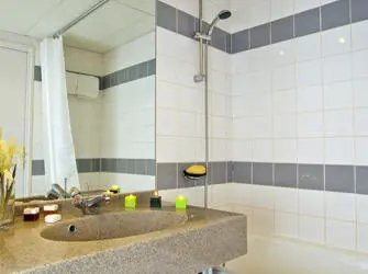 Les Estudines Kléber à Strasbourg - Salle de bain