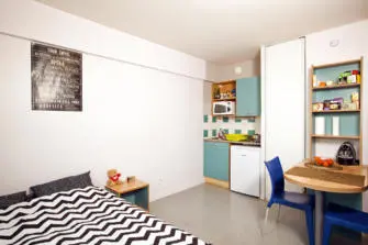 Les Estudines Lille-Europe à Euralille - Cuisine et table