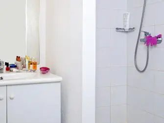 Les Estudines Nantes La Beaujoire à Nantes - Salle de bain