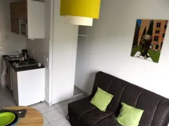 Gestetud Univers Studio à Villeurbanne - Appartement - Pièce à vivre 3
