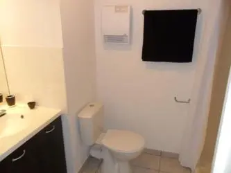 Gestetud Univers Studio à Villeurbanne - salle de bains