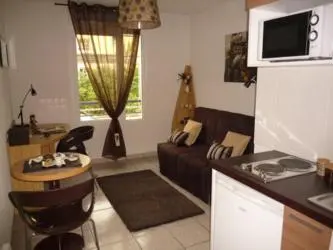 Gestetud Univers Studio à Villeurbanne - Appartement - Pièce à vivre