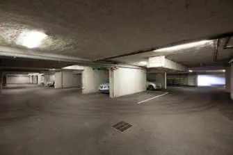 Stud'City Résidence Jules Verne in Clermont-Ferrand - Parking