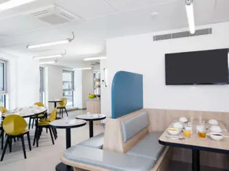 Les Estudines Angers Saint Laud à Angers - Espace petit déjeuner