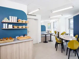 Les Estudines Angers Saint Laud à Angers - Espace petit déjeuner