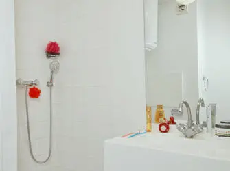 Les Estudines Paris Levallois à Levallois-Perret - Salle de bain