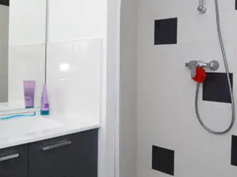 Stud'City Paris Le Perreux à Le Perreux sur Marne - Salle de bain