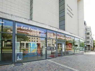 Les Estudines Jeanne d'Arc à Orléans - Entrée de la résidence