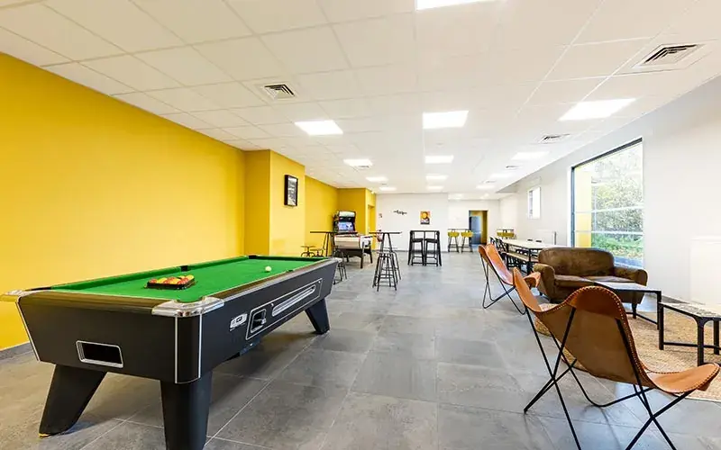 Billard - All Suites Study Aulnoy Lez Valenciennes
