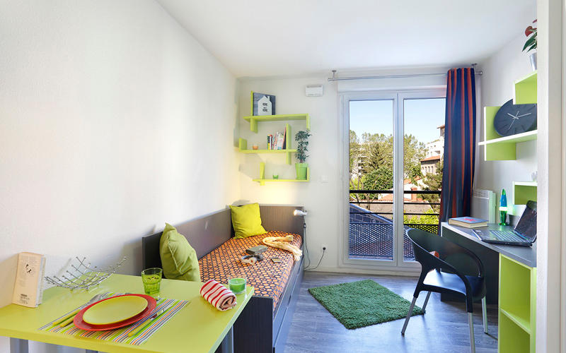 studio coin séjour/bureau - Néméa Appart'Etud Thésée