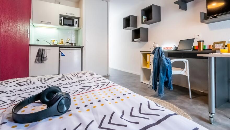 Table - Néméa Appart'Etud Clermont Centre