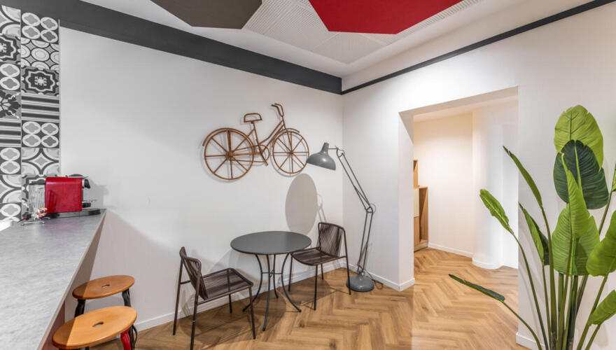 Table - Student Village Levallois-Perret