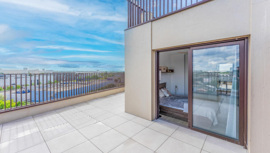Canvas Bordeaux Docks in Bordeaux - Gold studio - Grande terrasse privée avec vue sur Bordeaux