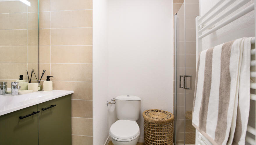 Salle d'eau (photo non contractuelle) - Sweetly La Rochelle