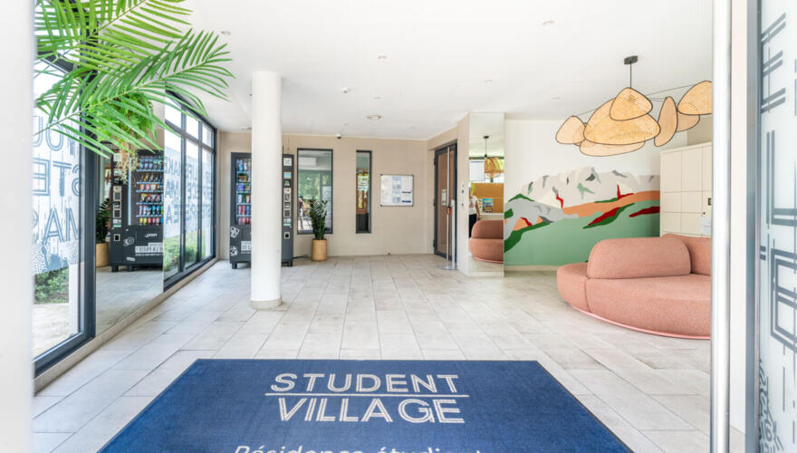 Entrée de la résidence - Student Village Guyancourt