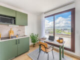 Canvas Bordeaux Docks in Bordeaux - Gold studio - Bureau et kitchenette ouverts sur la terrasse