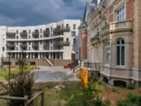 Entrée de la résidence senior Domitys à Poissy, dans les Yvelines - Domitys Le Parc des Aubiers Poissy