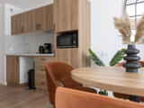 Table à manger d'un logement de la résidence services seniors à Brest - Residence Brest Centre